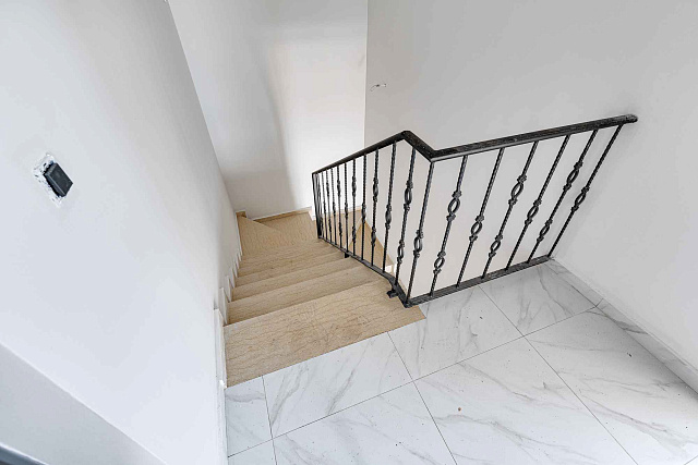 Spacious and bright apartments with panoramic sea views — photo 22